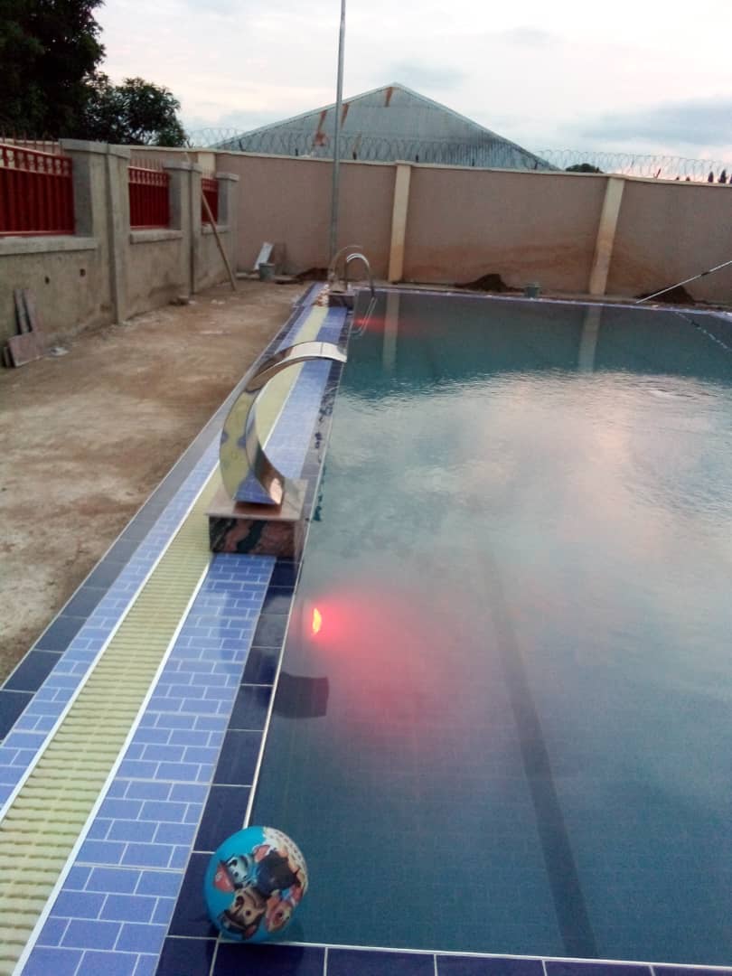 Swimming pool construction (2)